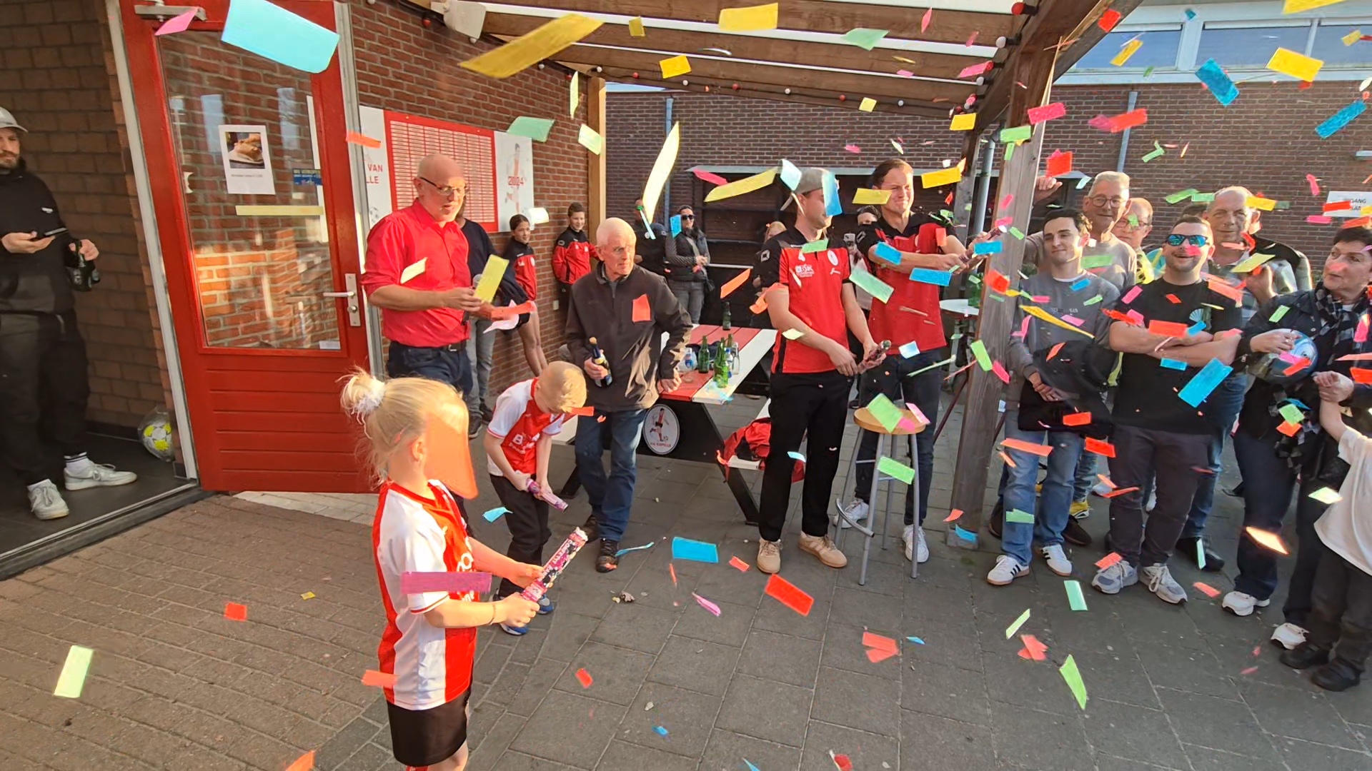 Nieuwbouw kleedkamers feestelijk geopend